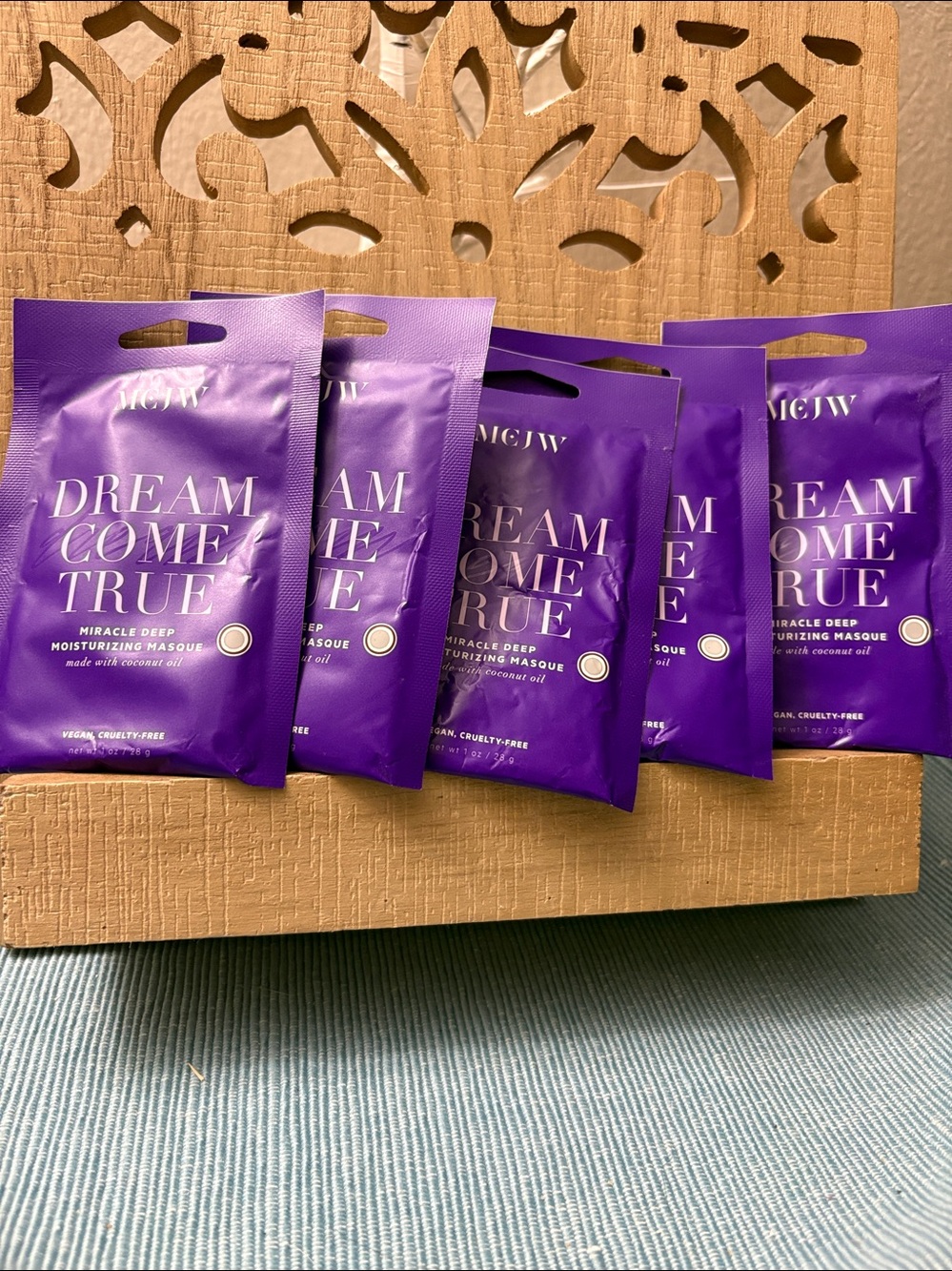 Dream Come True Miracle Deep Moisturizing Masque - Purple
(5) envelopes